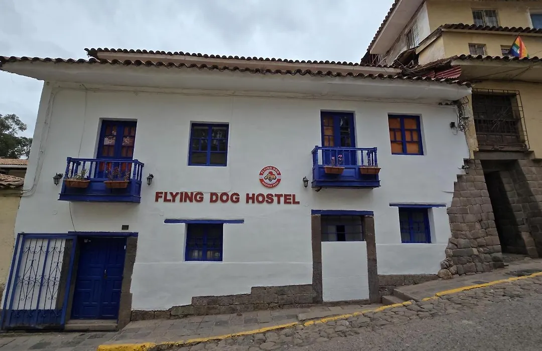 Flying Dog Hostel Cusco-1